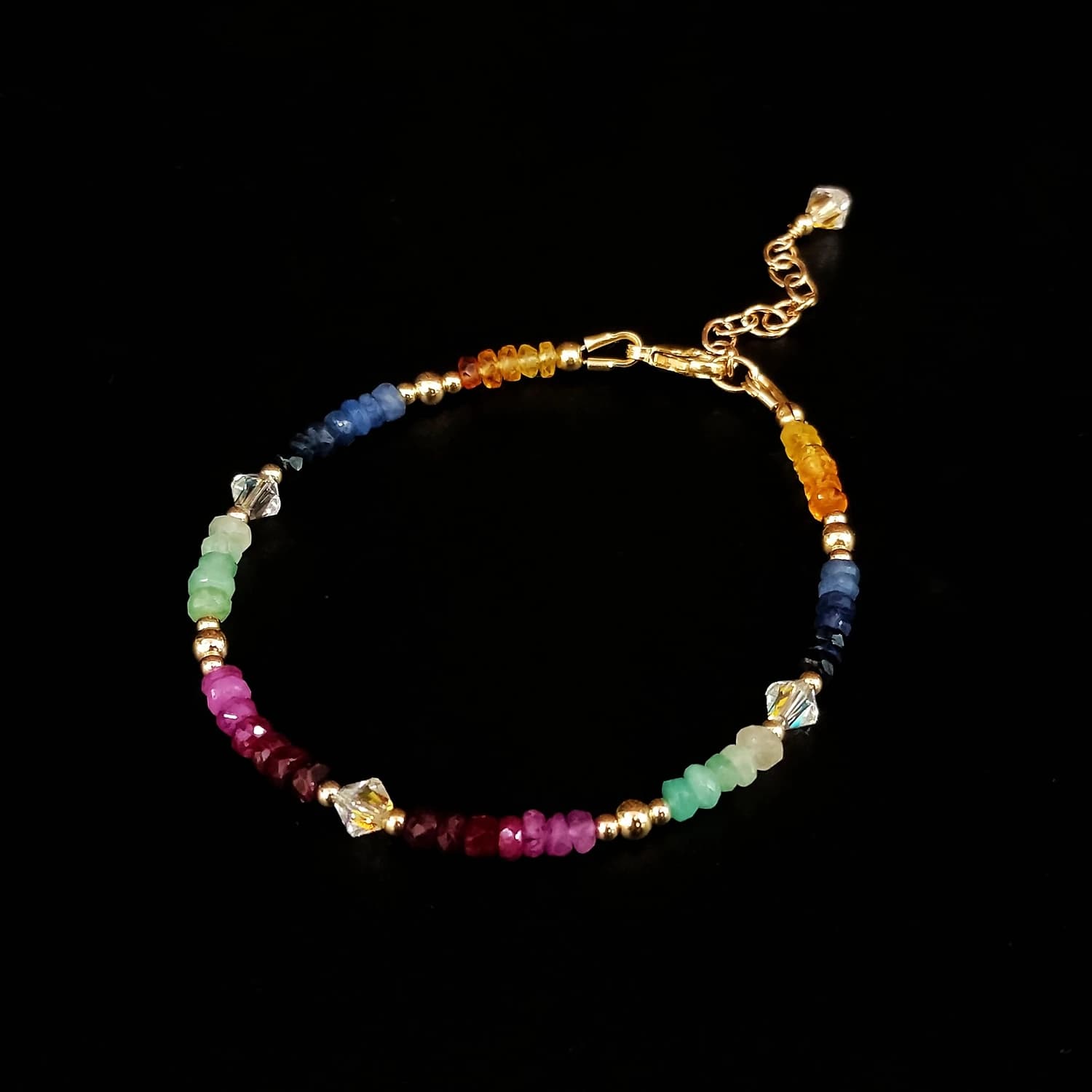 Bracelet Lii Ji en saphir, émeraude, rubis, cristal autrichien, or 14 carats / acier inoxydable, pierres précieuses naturelles, bijoux faits à la main