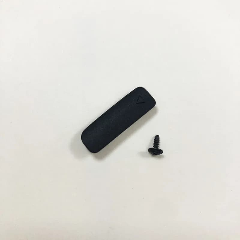 Capuchon en caoutchouc étanche compatible avec les modèles Garmin Edge 520 / Edge 520 Plus / Edge 820 / Edge Explore 820. Pièce de vis pour l’interface inférieure en caoutchouc.