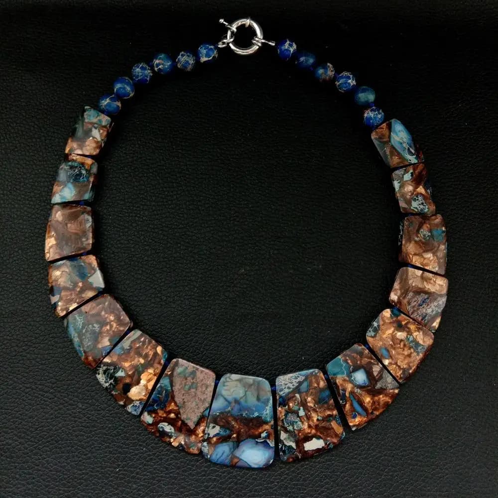 Collier gradué en jaspe impérial, document mixte, sédiments marins, YYGEM 19