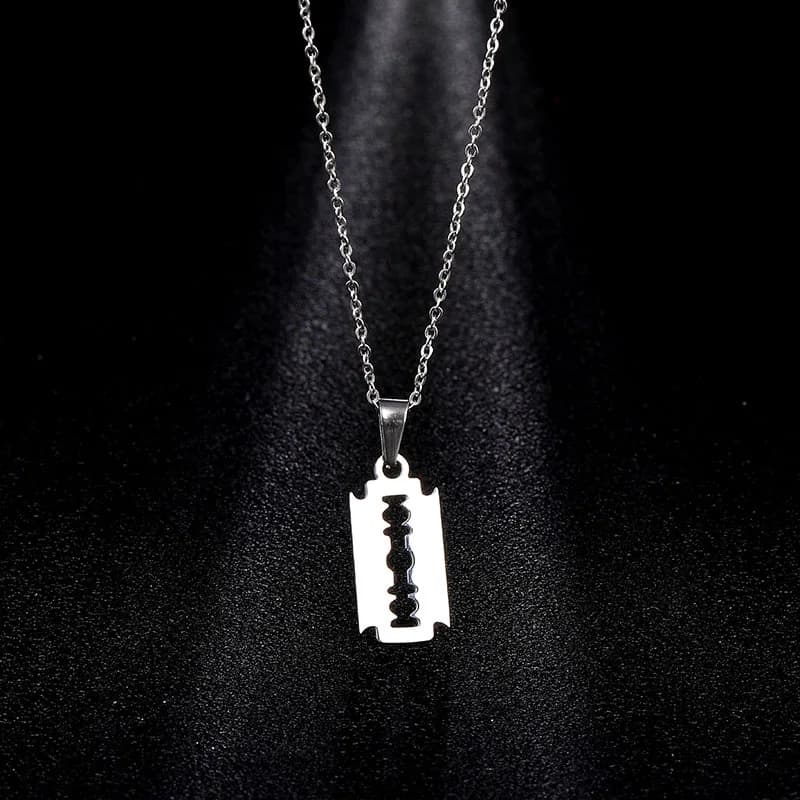 Mode argent couleur acier inoxydable lames de rasoir pendentif colliers hommes bijoux en acier mâle rasoir forme battement de coeur collier