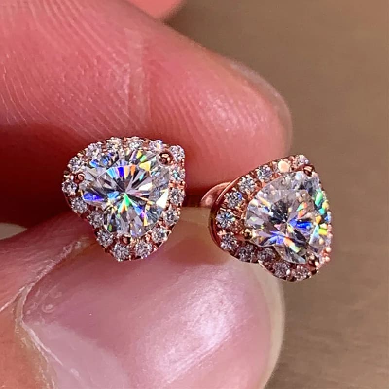 Huitan – boucles d'oreilles romantiques en forme de cœur pour femmes, 3 couleurs, simples et élégantes, cadeau, bijoux de luxe en zircone cubique brillante