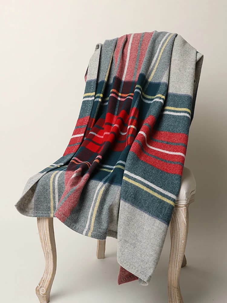 Couvertures de jet de cachemire de concepteur noble de luxe, couvertures d'optique de sourire, couvertures de canapé-lit de ménage, couverture de plaid de voyageurs d'air, 135*186cm