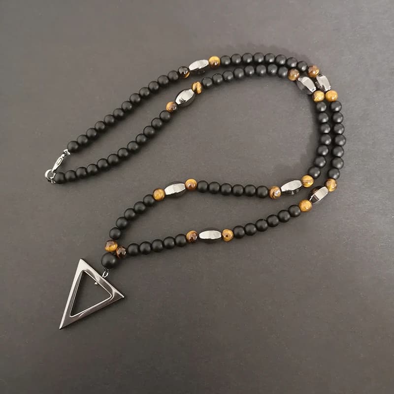 Collier Long rétro noir, perles en pierre d'oeil de tigre avec pendentif Triangle pour hommes et femmes, bijoux naturels, cadeau à la mode