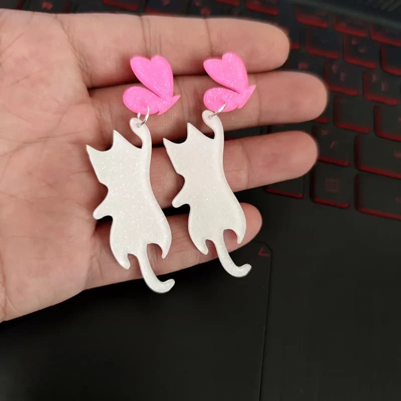 KUGUYS Boucles d'oreilles chat attrape papillon pour femme, bijoux en acrylique, chatons roses et blancs scintillants, accessoires mignons