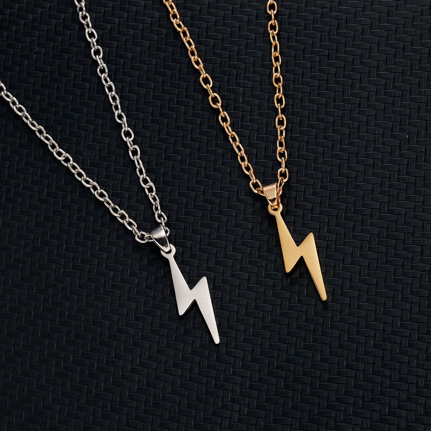 Collier en acier inoxydable Rinhoo pour femmes, chaîne courte, petit pendentif éclair, bijou de fête, cadeau
