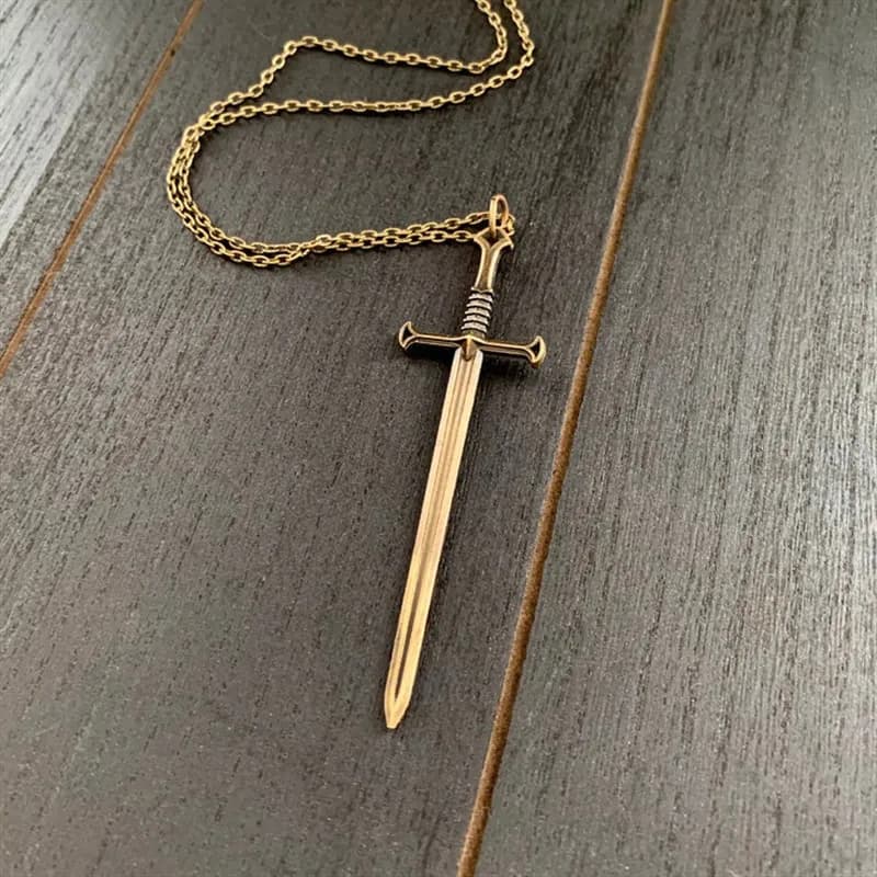 Collier épée Highlander, pendentif Long, breloque Katana, guerrier fantastique, bijoux créatifs, lame, mode hommes femmes, cadeau gothique 2021 Ne