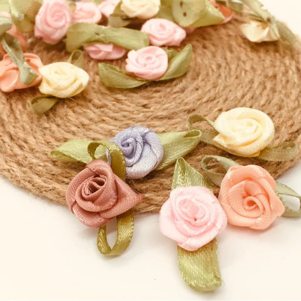 Ruban de bijoux en tissu, petites Roses colorées, 100 pièces/lot, accessoires pour chapeaux, chapeaux, tissus appliqués
