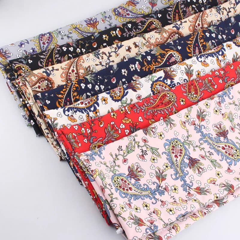 Tissu en mousseline de soie cachemire vintage pour la couture de vêtements, robe d'été ethnique, tissu imprimé bandana au mètre