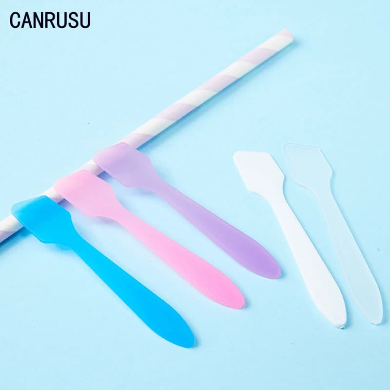 100 pièces Mini spatule cosmétique jetable Scoop maquillage cuillère masque crème cuillère crème pour les yeux bâton maquillage visage beauté bricolage outils Kits