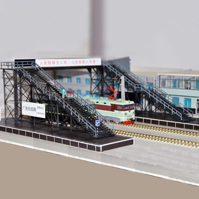Pont Piéton à la Gare, Modèle de Train, Échelle 00-1: 87