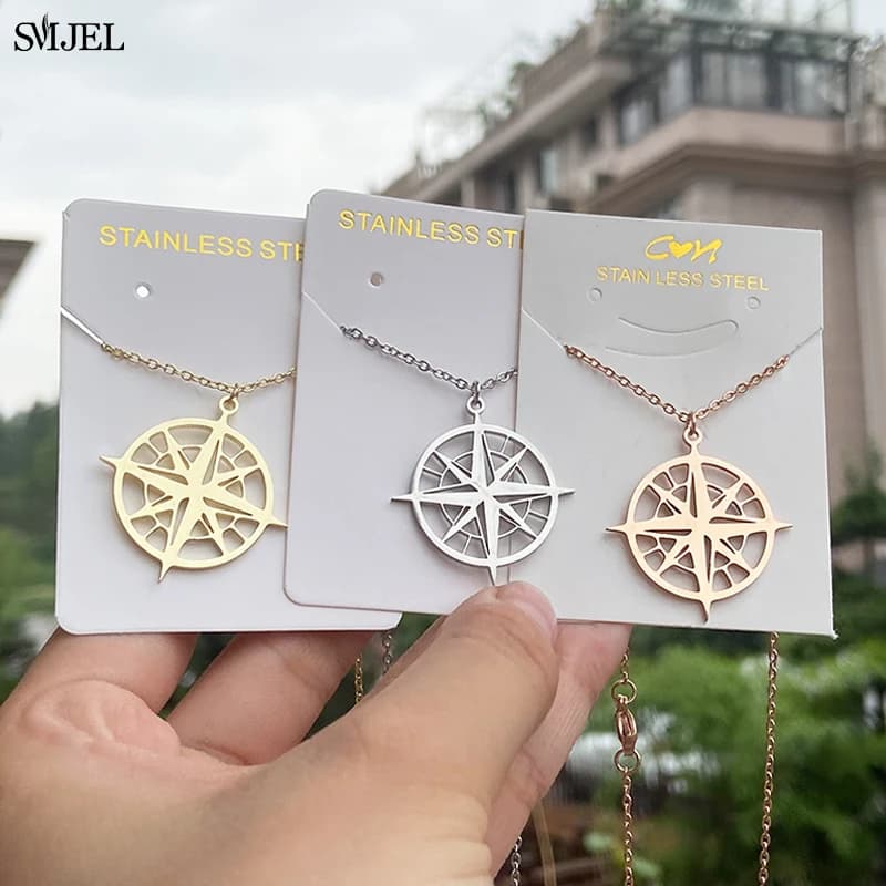 Nouveaux Colliers Pendentifs Ronds 2026 pour Femme, Collier Boussole, Bijoux de Voyage, Chaîne Unisexe en Acier Inoxydable, Cadeaux de Remise de Diplôme pour Amis