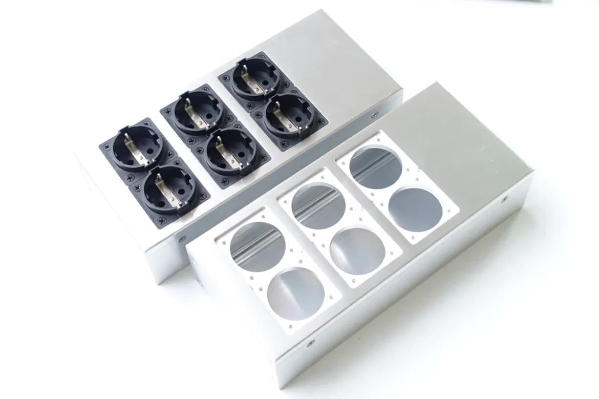 Distributeur d'alimentation secteur haut de gamme pour l'UE, boîtier en aluminium, boîte de sortie, barre de châssis HIFI, barre de multiprise, distributeur de prises en aluminium