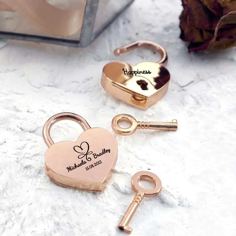 Cadenas personnalisé en forme de cœur d'amour gravé, pont de voyage, cadeaux pour Couples, serrures de mariage, cadeaux de saint valentin gravés