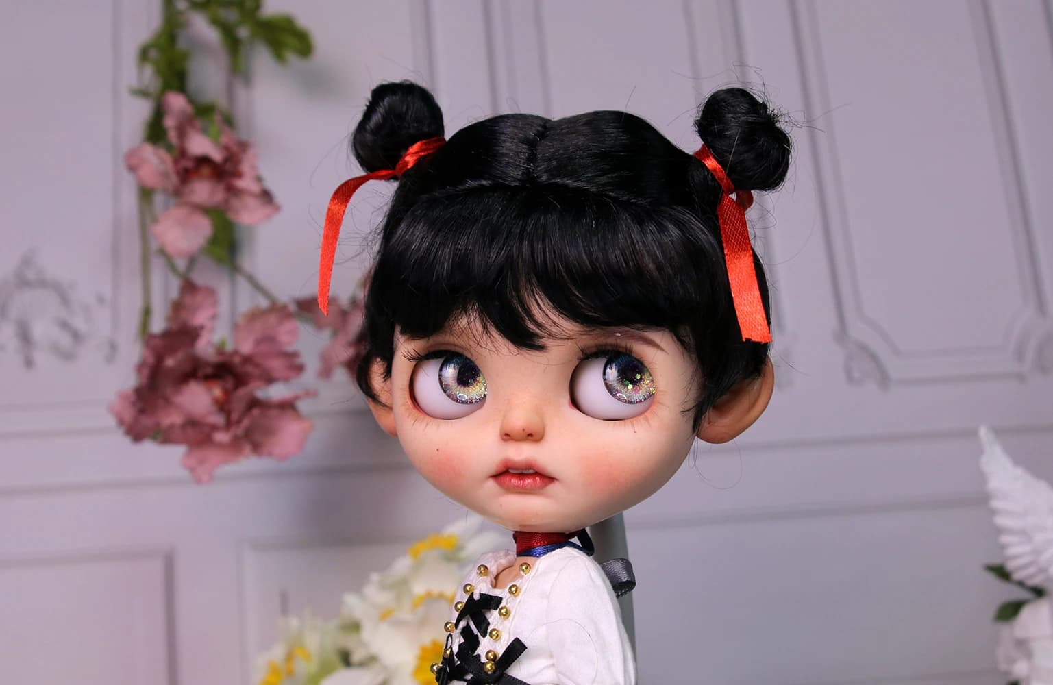 Blythe ultraviolet convient pour 9-10 grandes tailles de points de tête. Le nouvel ultraviolet noir imite le mohair et est le même que Nezha, un enfant magique