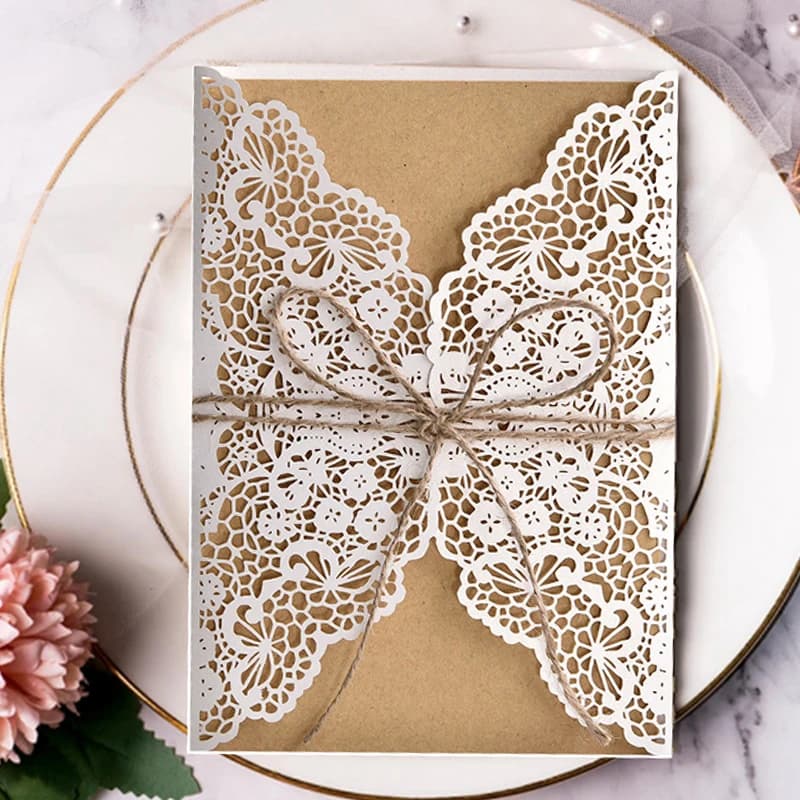 Carte d'invitation de mariage élégante découpée au Laser, 10 pièces, carte de vœux de poche en dentelle, carte d'invitation personnalisée, impression de décor de fête
