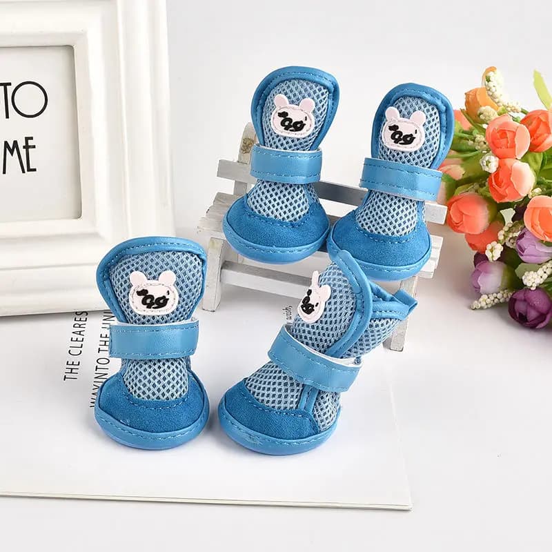 Chaussures de sport coordonnantes pour chien, protège-pattes pour animaux de compagnie, respirantes, coordonnantes, Chihuahua, sandales en peluche, couleurs bonbon, chaussures en filet pour chiot