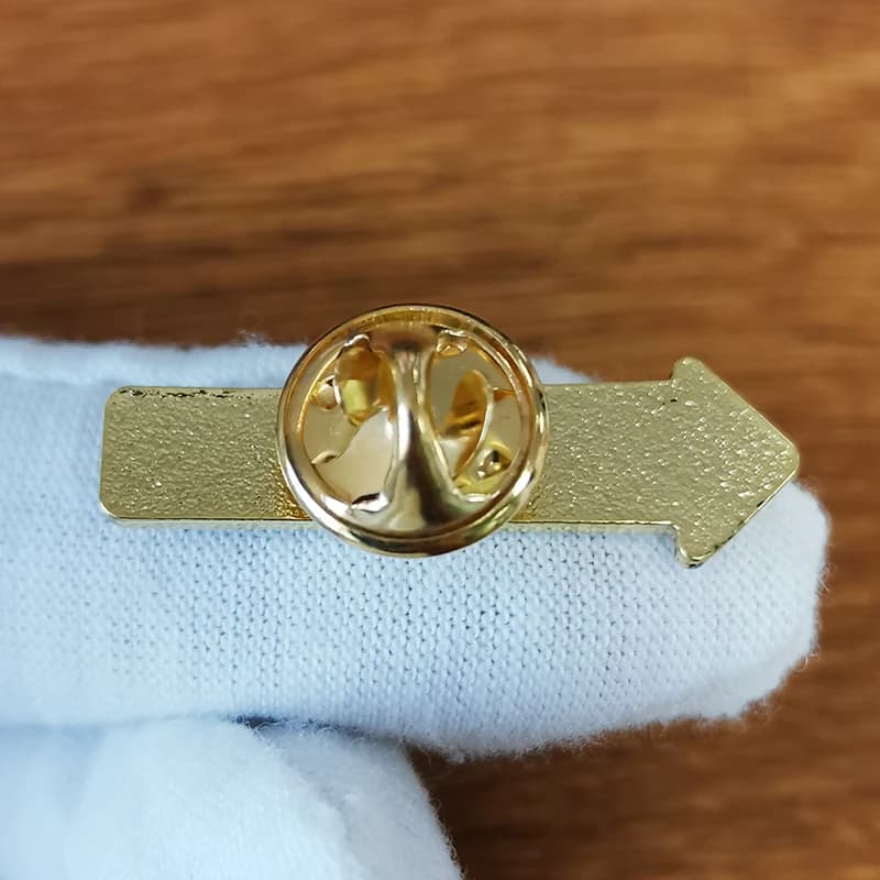 JoJos Bizarre Adventure – épingles à vent dorées pour être continue, Badge flèche, broche d'art animé JJBA à collectionner