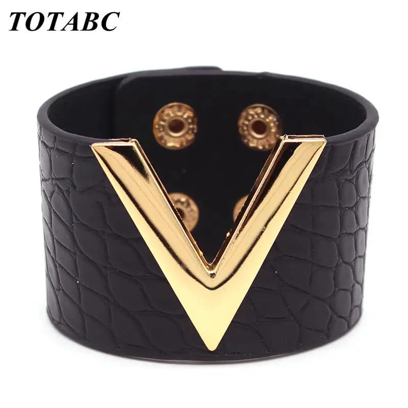 Bracelet en cuir craquelé européen pour femmes, assorti avec tout, mot V large, Style Punk, bijoux doux, Cool, vente en gros