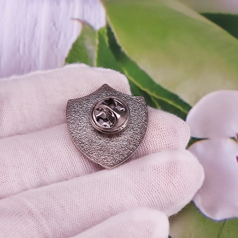 Edelweiss Crest bouclier fleur symbole émail broche badge bijoux