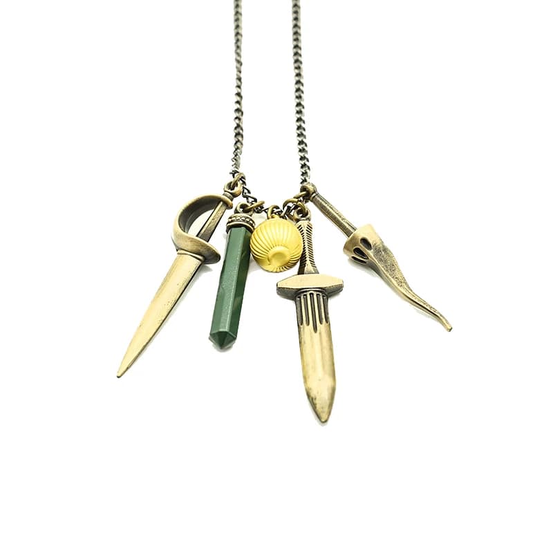 Pré-vente accessoires exotiques Bela Cassandra Daniela Lady Dimitrescu Cosplay Moth Lady Vampire Witch collier en métal