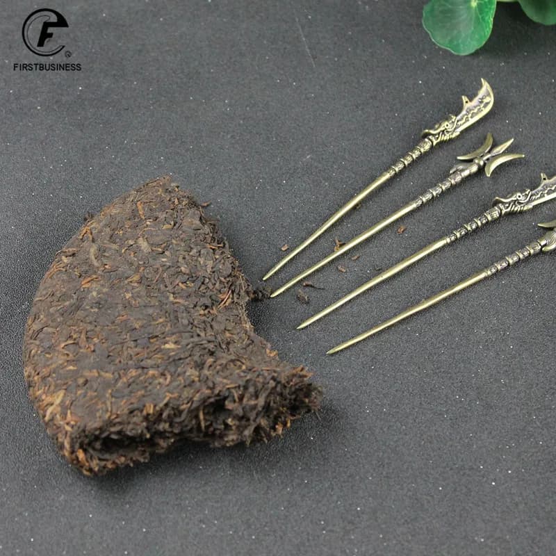 Arme chinoise ancienne, cuivre Halberd laiton massif, armes de guerrier blindées, couteau à thé Puer thé aiguille à thé, outil à cigares aiguille de passage