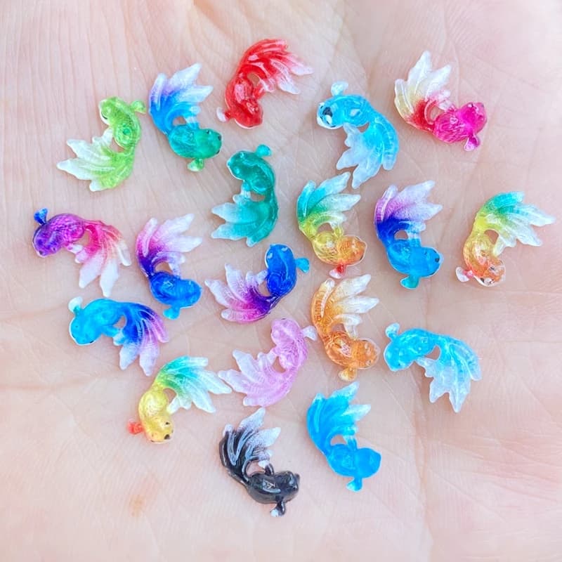 Jolis Mini poissons rouges mélangés en acrylique, Cabochon à dos plat, scrapbooking Kawaii, accessoires d'embellissements DIY J95, 50 pièces