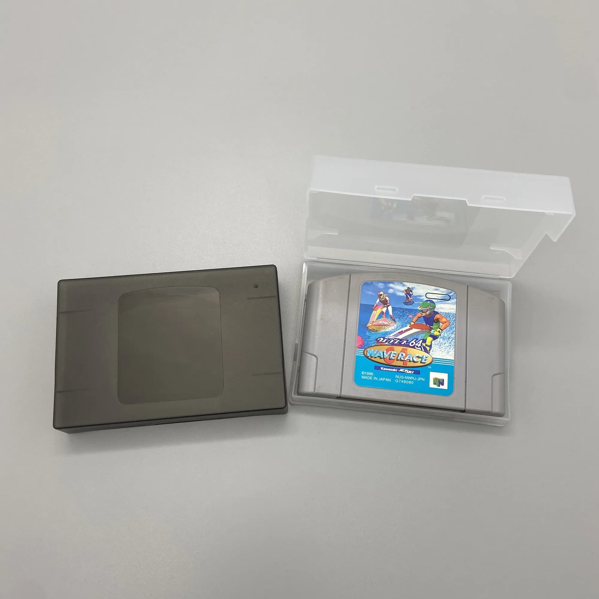 Boîte de rangement pour Nintendo 64 N64. Version européenne, version japonaise, version américaine