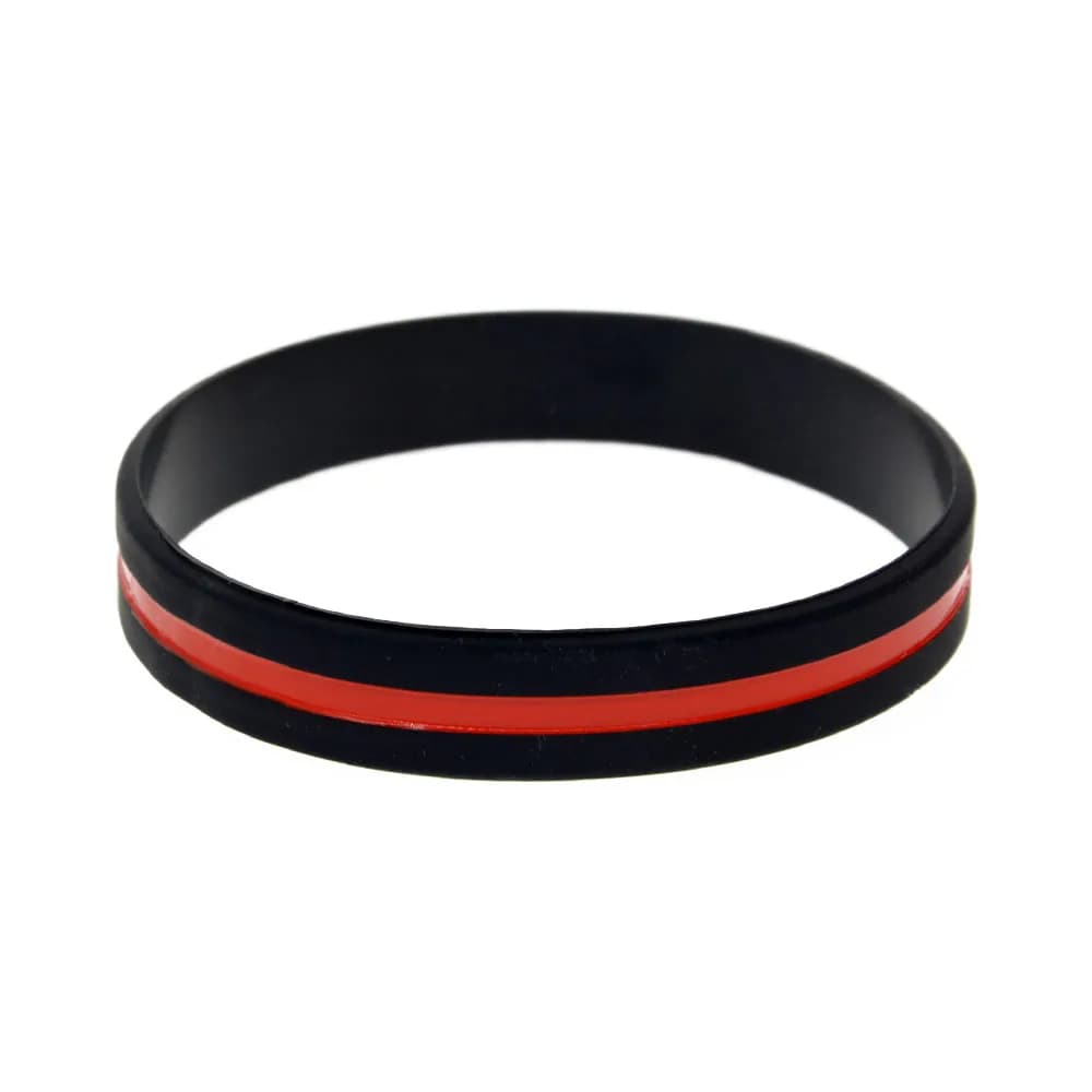 1 bracelet en silicone jaune, vert, rouge et bleu, décoration simple, logo, taille adulte