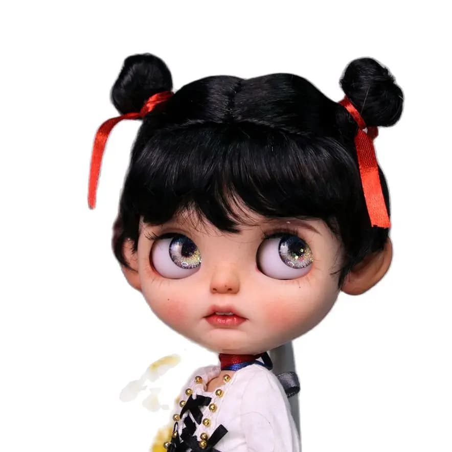 Blythe ultraviolet convient pour 9-10 grandes tailles de points de tête. Le nouvel ultraviolet noir imite le mohair et est le même que Nezha, un enfant magique