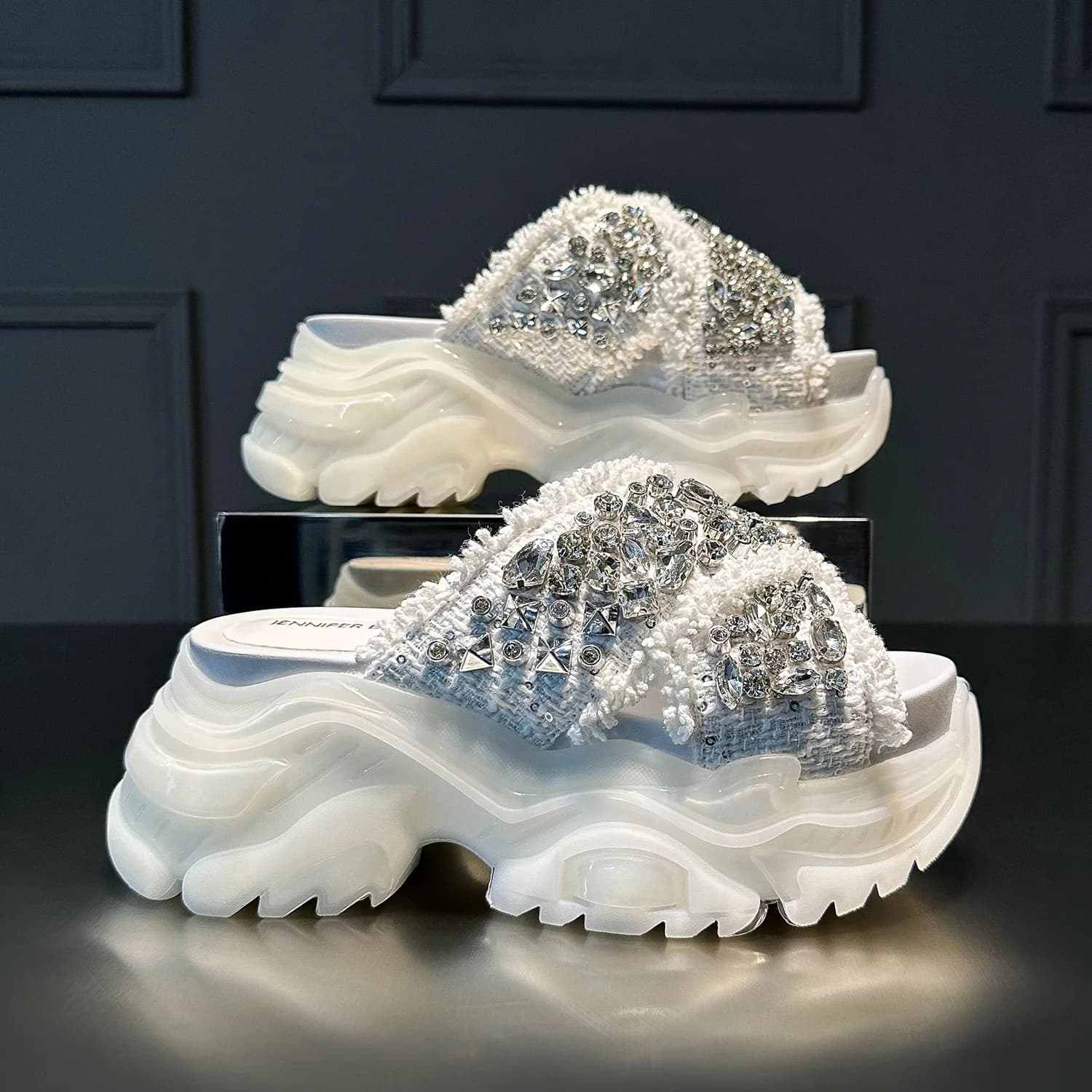Mules d'extérieur en cuir véritable pour femmes, pantoufles d'été pour femmes, chaussures à talons hauts en cristal, diapositives féminines de créateur, marque de luxe, mode Bling