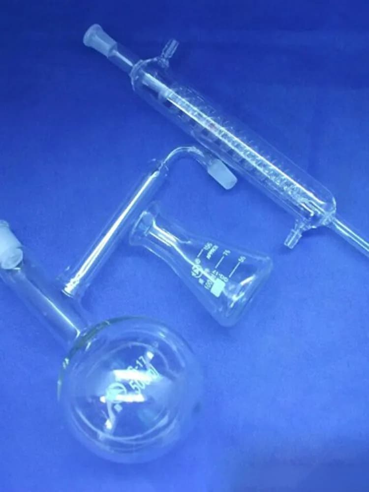 Appareil de distillation 500 ml avec joints en verre moulu, unité de distillation en verre, flacon de distillation + condenseur graham + flacon conique