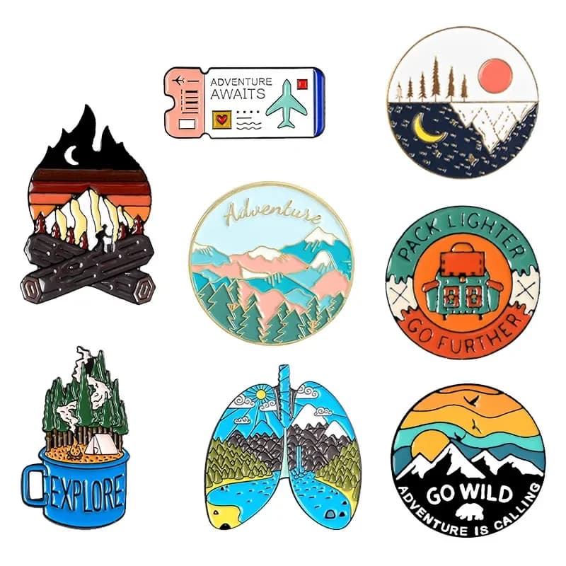 Broche en émail de nuit étoilée de montagne en plein air, broches personnalisées pour Camping sauvage, randonnée, Badge pour sac, vêtements à revers, bijoux d'aventure, cadeau