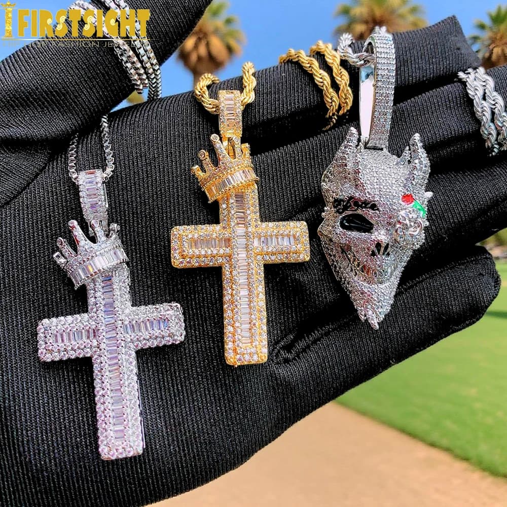 Nouveau Collier Pendentif Croix Couronne Hip Hop Rock avec Pierres CZ Pavées Bling Iced Out pour Hommes Bijoux Rapper Punk
