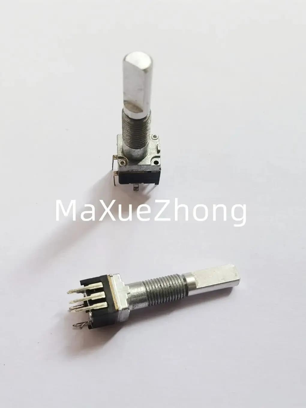 Encodeur incrémental pour véhicule, Original, nouveau, 100% EC090101C2A-HA1, interrupteur pressé, positionnement à 20, axe D à 10 impulsions, 30mm