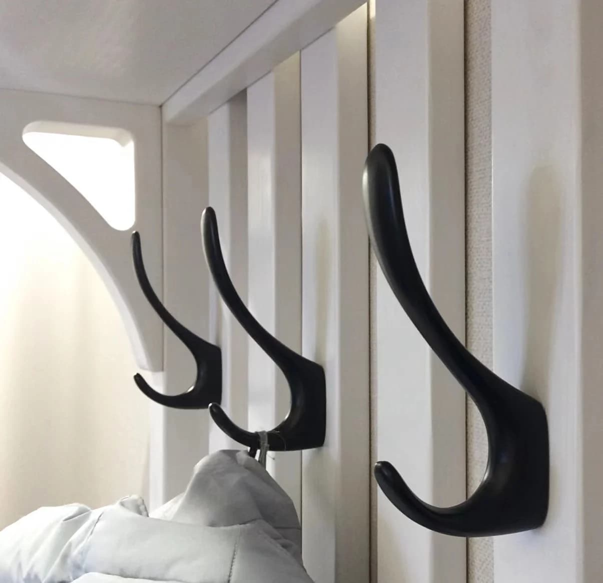 SARIHOSY – crochet mural noir pour vêtements, rangement mural pour serviettes, porte-manteau pour salle de bains, cuisine, accessoires multifonctionnels pour la maison