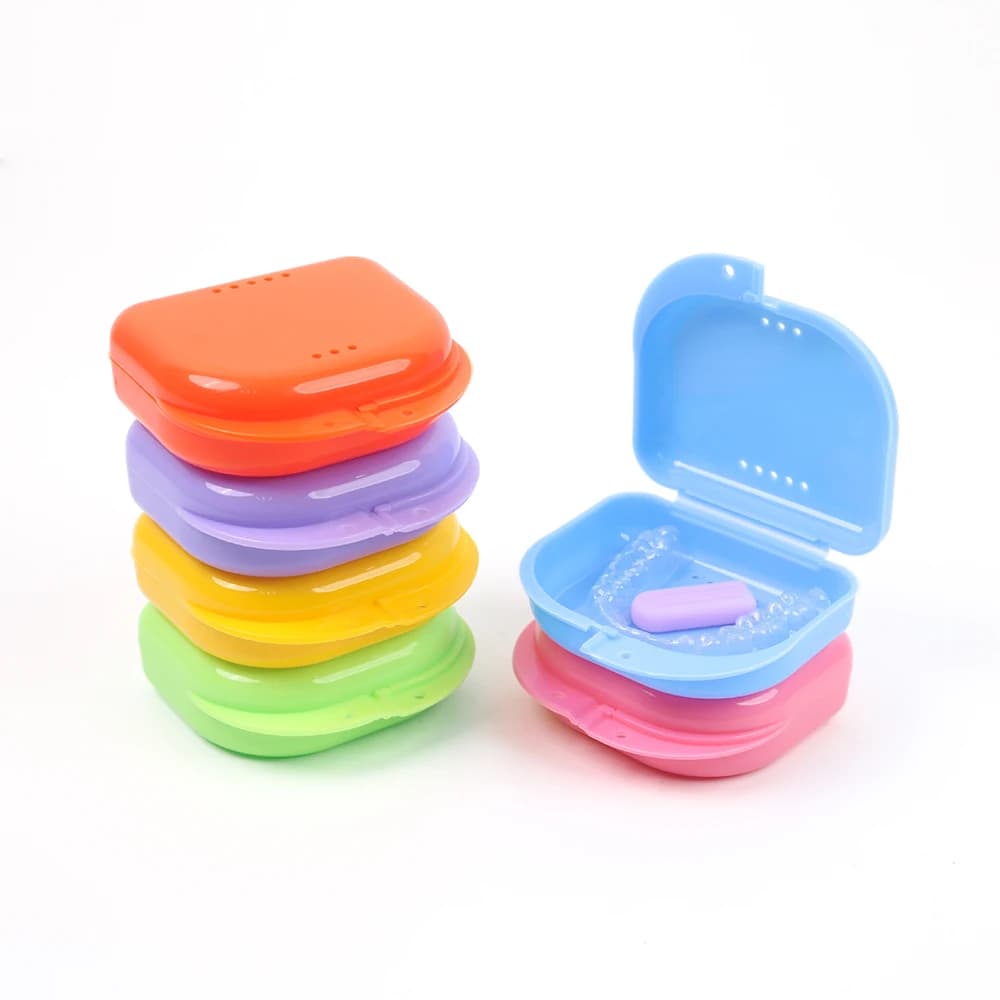 Boîte de retenue orthodontique dentaire, conteneur de stockage de prothèses dentaires, étui de protection buccale avec trous d'aération et couvercle articulé 50 pièces