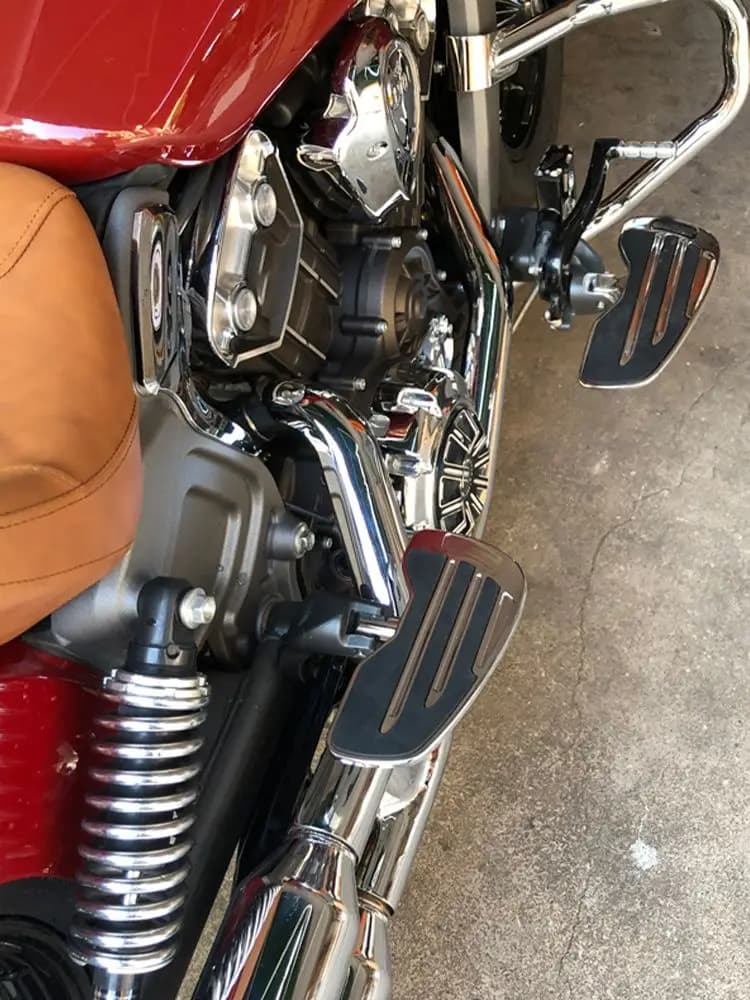 Planches de sol pour conducteur et passager, repose-pieds avant/arrière, pédale large pour Indian Scout soixante Rogue Twenty Bobber