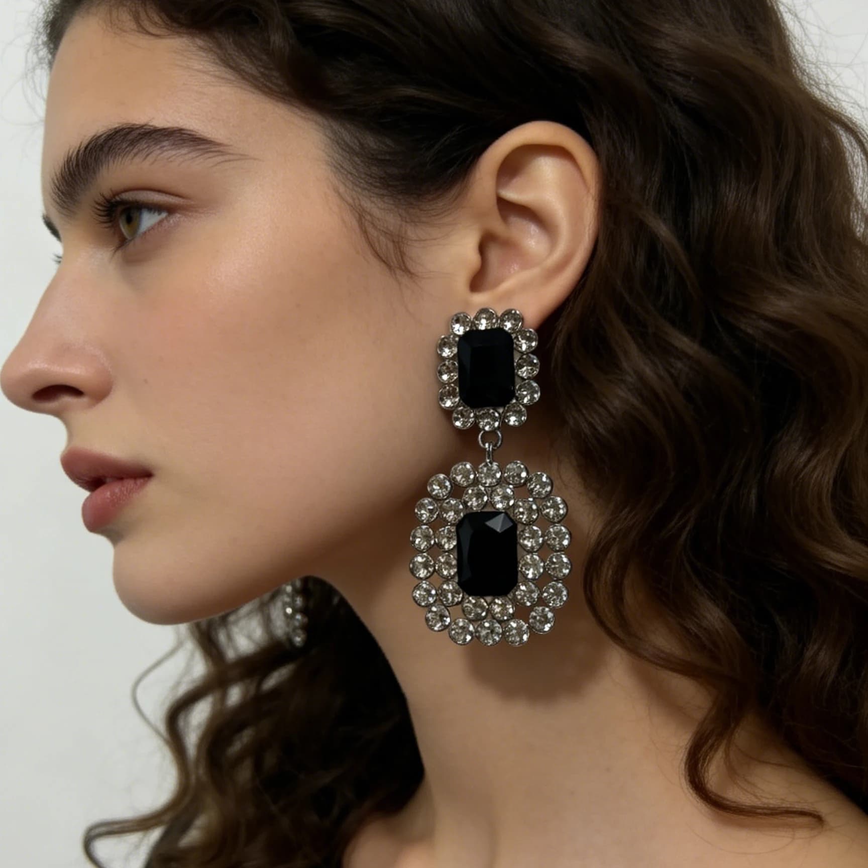 Grandes boucles d'oreilles classiques en strass pour femmes, bijoux en cristal à la mode, vente en gros