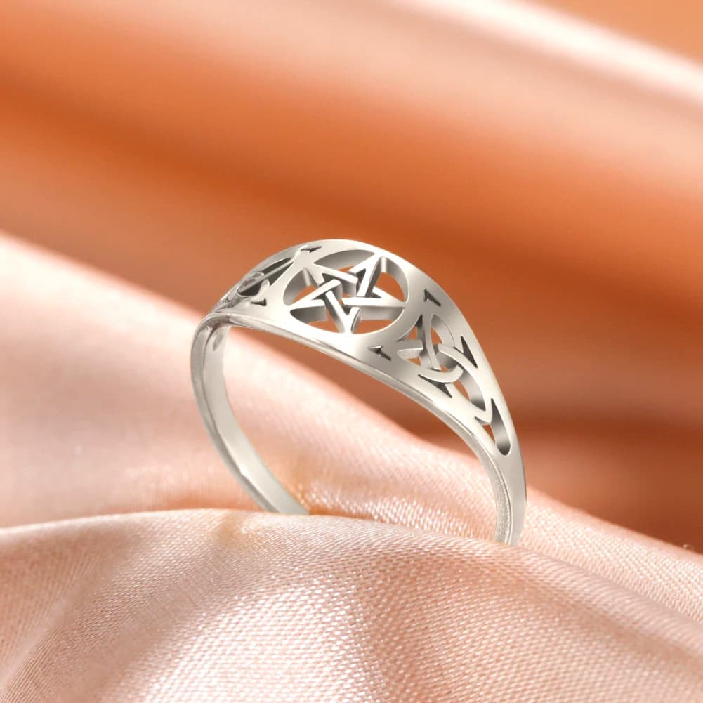 COOLTIME-Bague de Pentagramme surnaturel de nœud de sorcière pour Femme Bague de couple Amulette de sorcière étoile de nœud celtique en acier Inoxydable Cadeau de bijoux