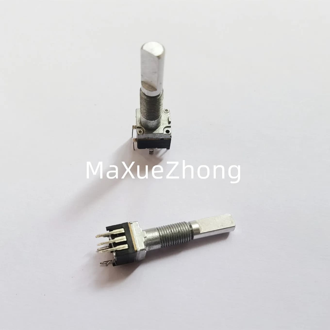 Encodeur incrémental pour véhicule, Original, nouveau, 100% EC090101C2A-HA1, interrupteur pressé, positionnement à 20, axe D à 10 impulsions, 30mm