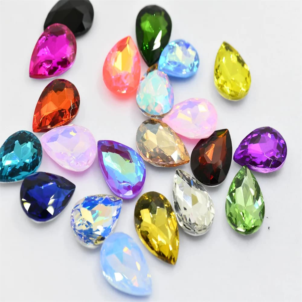 Perles de verre à paillettes et strass en gros, pierres de cristal en forme de goutte à dos pointu pour la fabrication de bijoux, la décoration et le travail d'aiguille