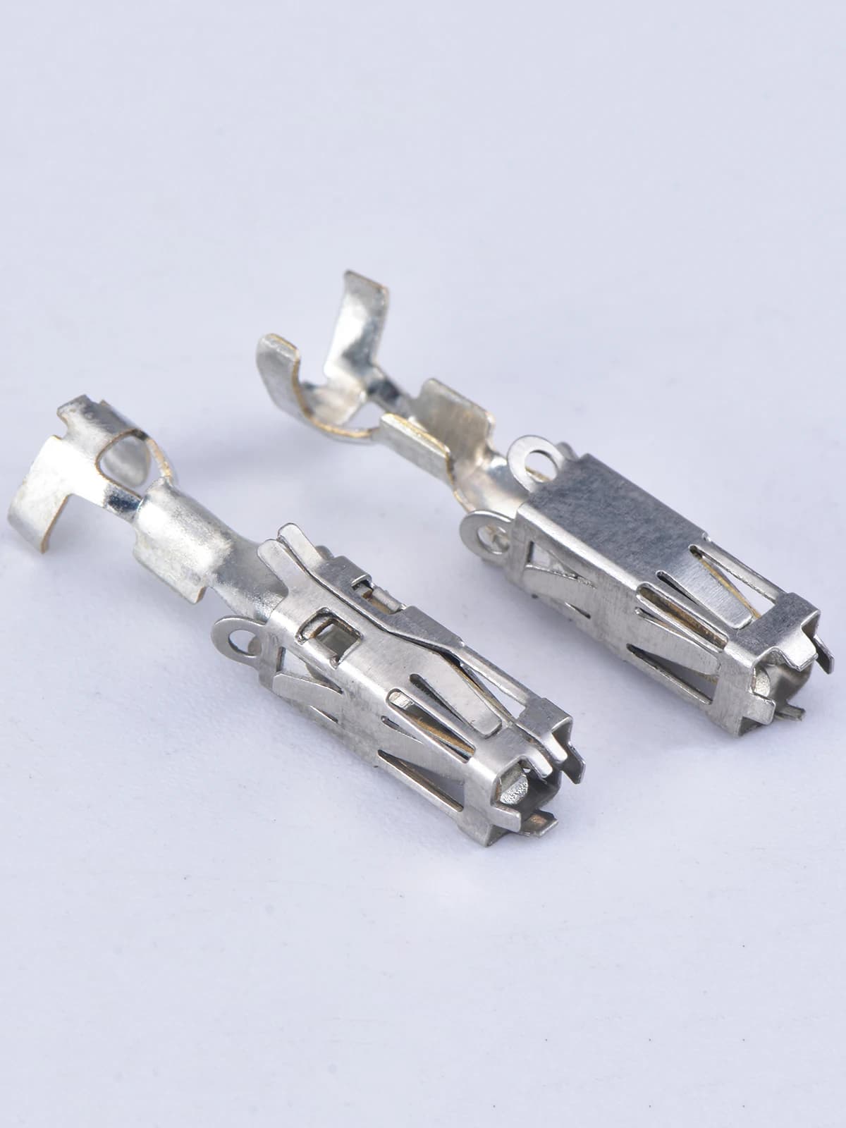 Connecteur de Terminal de sertissage de fil automatique femelle, broches métalliques pour 20 pièces 17984000002 Prise moto 7814125 -1