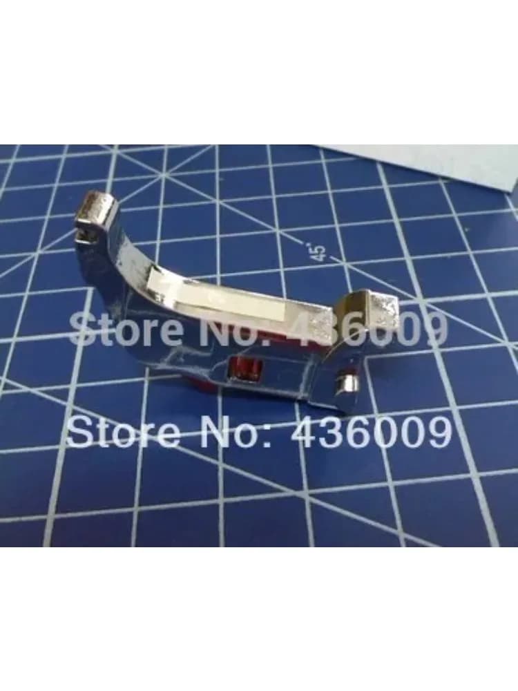 Nouveau Style pied-de-biche bouton-pression #0060827300 pour BERNINA