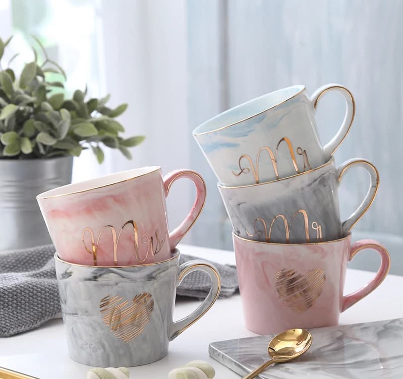 Tasse à café en marbre M. et Mme, monogramme d'or, tasses à thé en céramique, tasses à lait, cadeau de mariage créatif