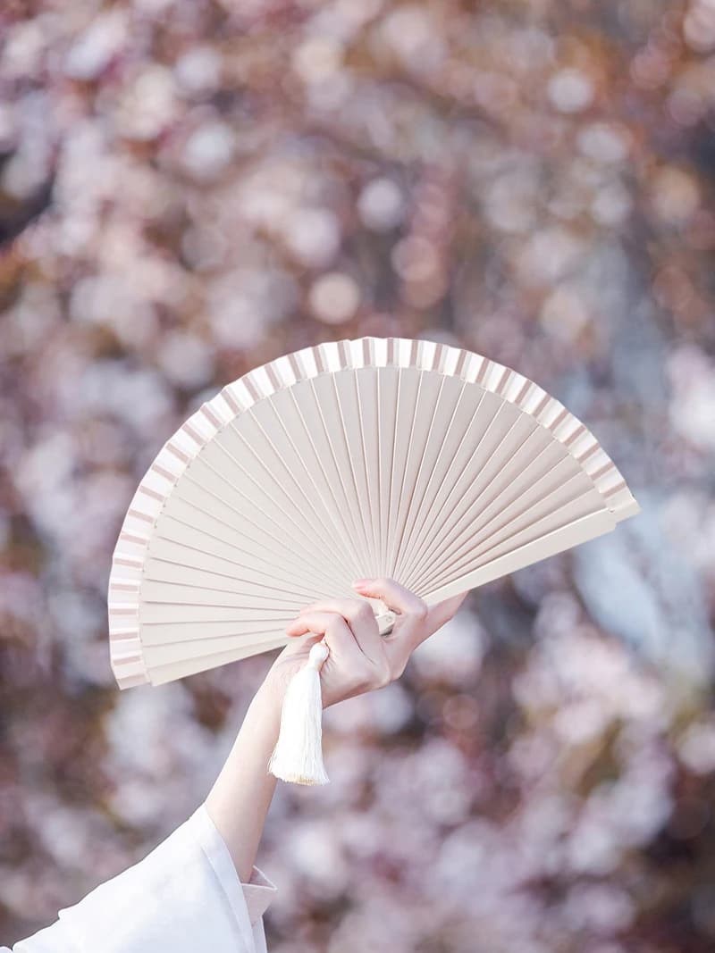 Éventails blancs pour femmes, éventails pliants en bois de haute qualité, éventails portables pour demoiselles d'honneur, éventails pliants espagnols pour invités de mariage