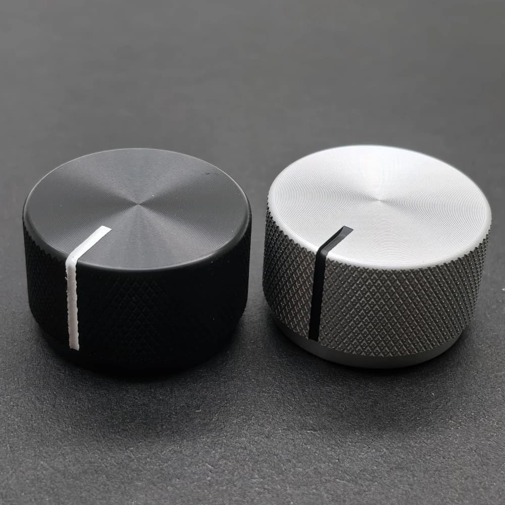 Bouton de potentiomètre électronique rotatif en aluminium pour axe de 6 mm de diamètre, bouton de contrôle du volume 30 x 18 mm (Dia x Hauteur)
