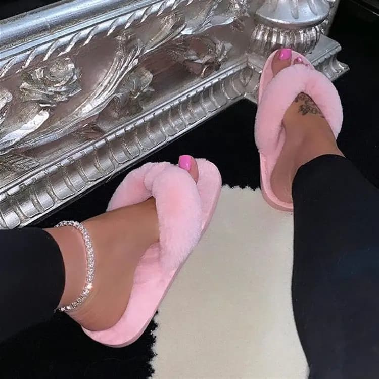 Hiver femmes maison pantoufles fausse fourrure chaud chaussures plates femme Slip maison dames pantoufles taille 36-43 en gros
