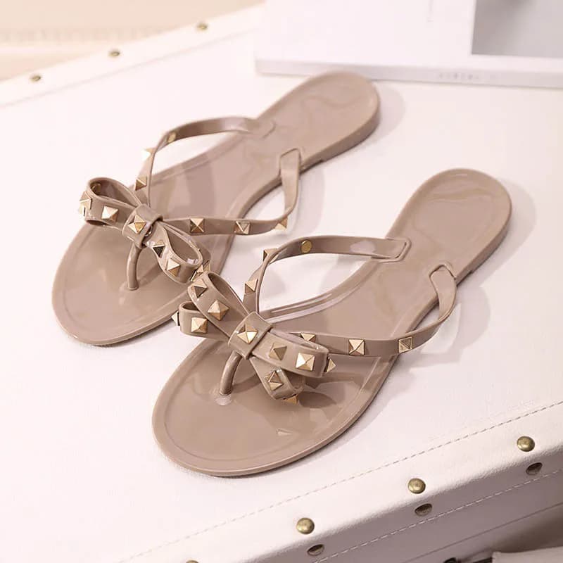 Sandales plates à Rivets pour femmes, tongs à la mode, chaussures d'été, Cool, de plage, sandales pour filles, taille 36 à 40, 2021