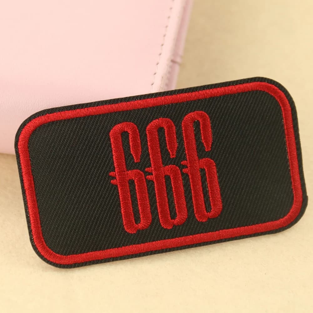 Chiffres arabes rectangulaires de style punk unique, chiffres 666 SAFSatan, applique de broderie, fer sur patch, artisanat de couture, badge, 2 pièces