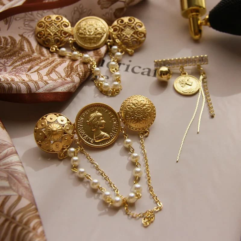 Broche pompon perle avec biscuits, pièce de monnaie document en or luxueux, appels rétro français, broches couronne EEN